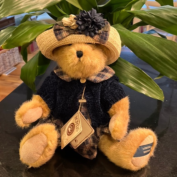 Boyd’s Bear - "Faye O. Bearsly" Limited Edition -  Best Dressed Series - Picture 1 of 9